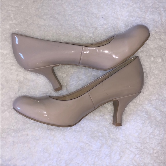 Jellypop Shoes - SOLD Nude Soft Toe Pumps